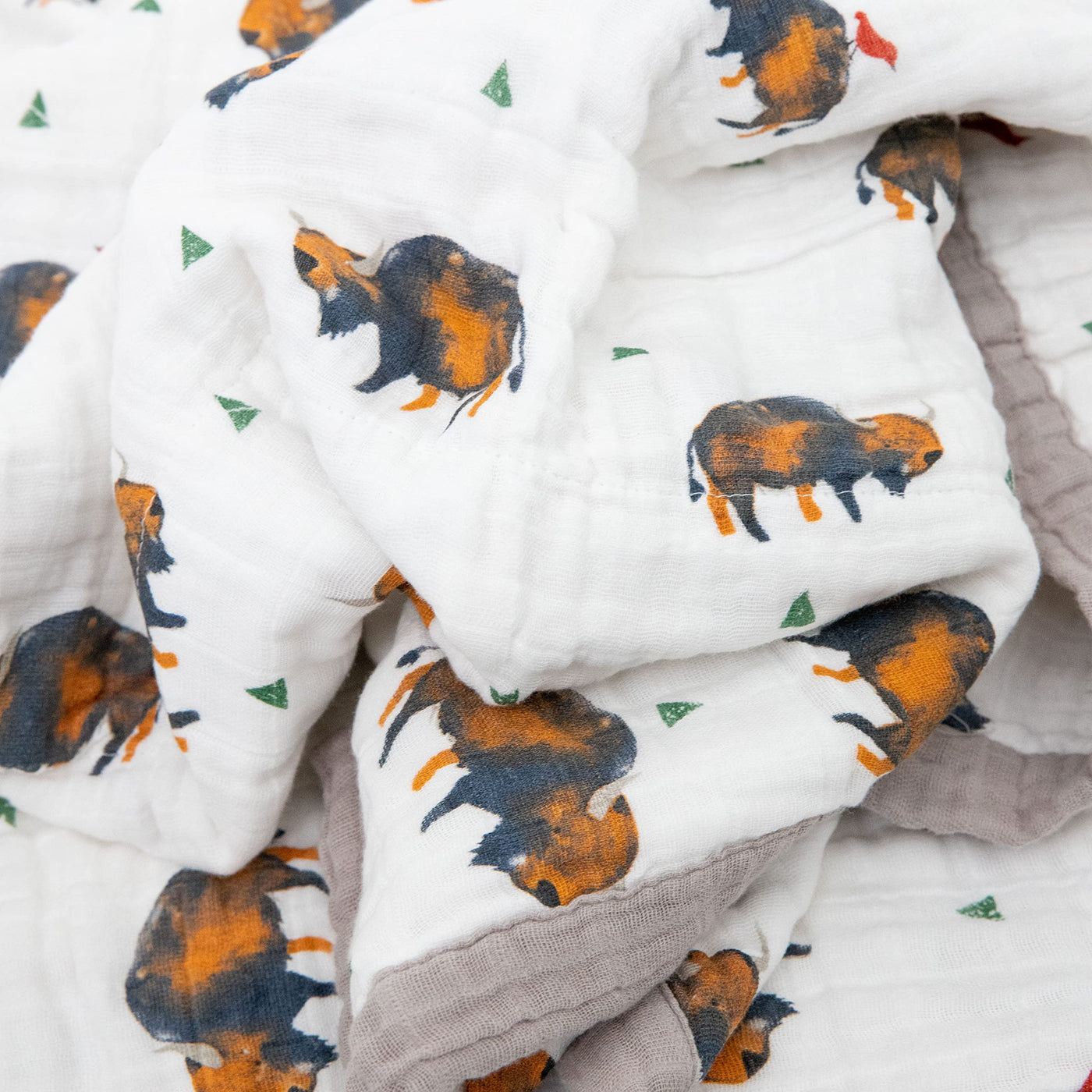 Premium Muslin Quilted Throw - Bison Pattern